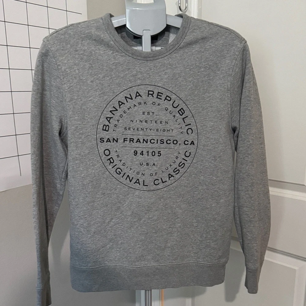 Banana Republic Classic Gray Crewneck Sweater